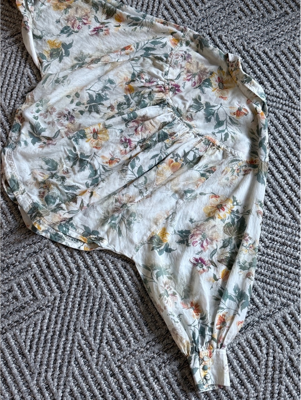 Pilcro Floral Button-Up Blouse in XS - Picture 5 of 8